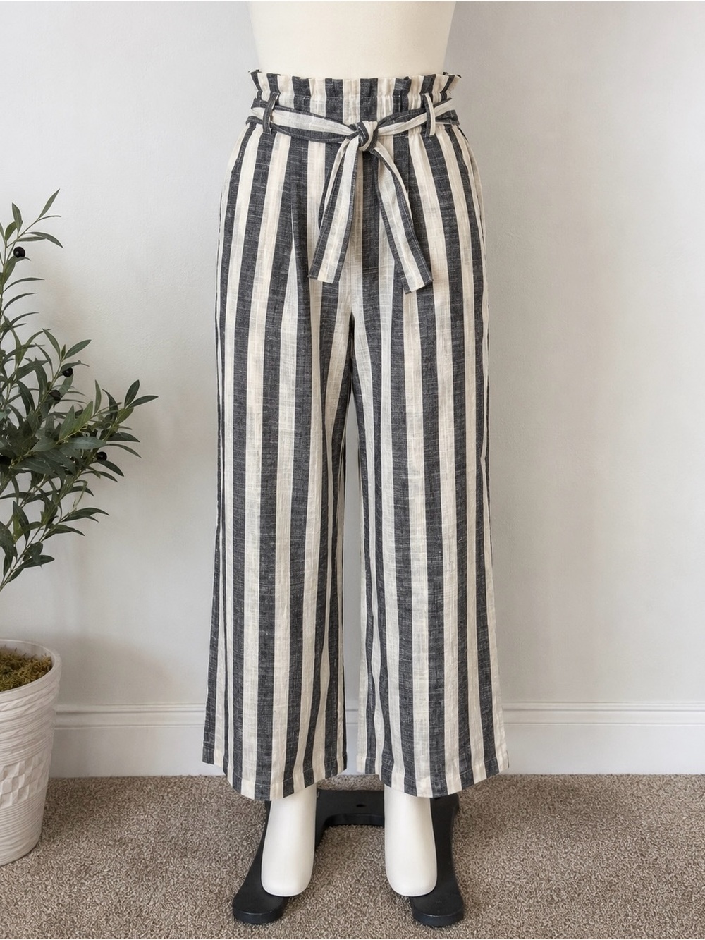 Indigo Rising Linen Blend Wide Leg Cropped Pants Size M Stripe Paperbag Tie Belt